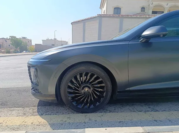 Car image 8
