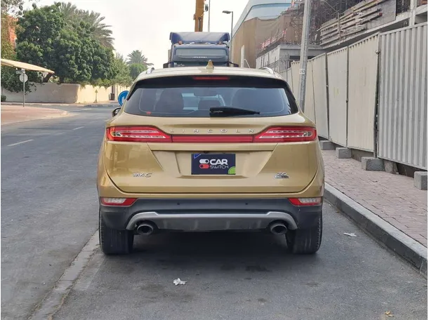 Car image 6
