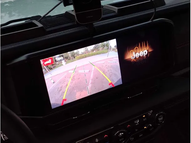 Car image 25