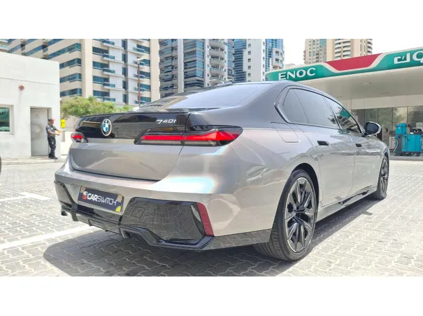 Car image 5