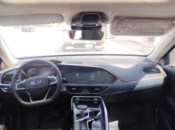 Car image 15