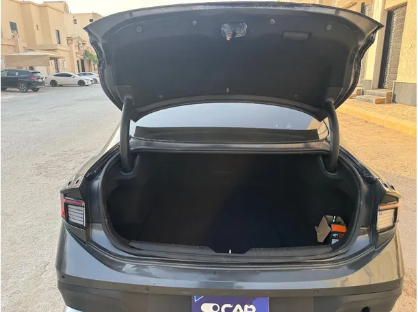 Car image 21