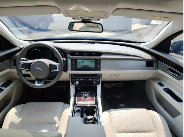 Car image 21