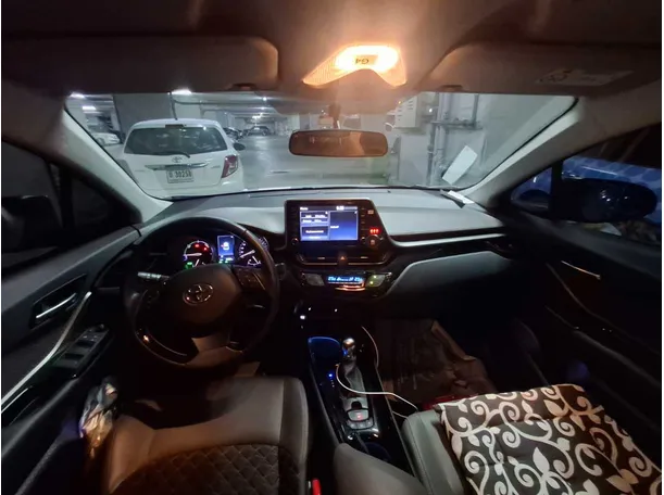 Car image 17
