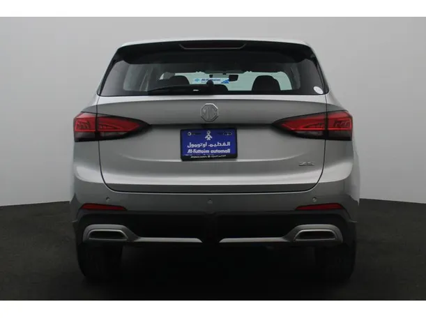 Car image 12