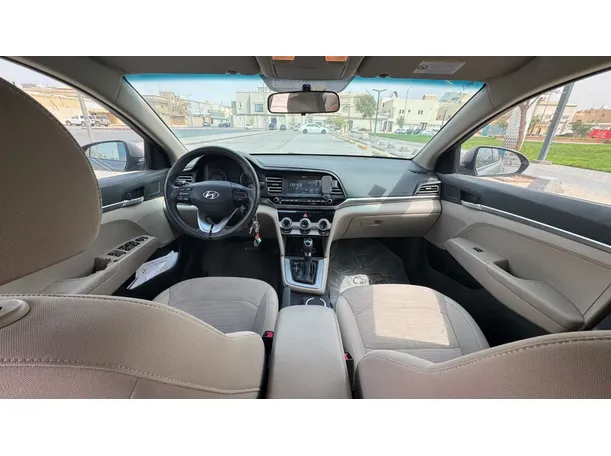 Car image 15