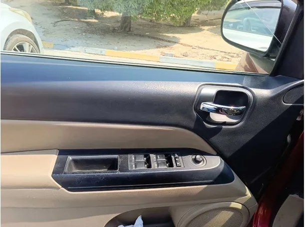Car image 29