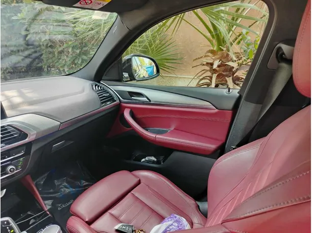 Car image 40