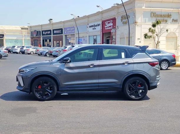 Car image 8