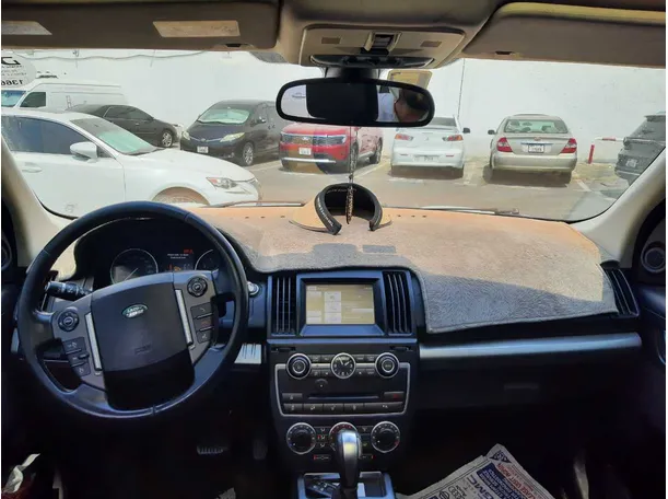 Car image 15
