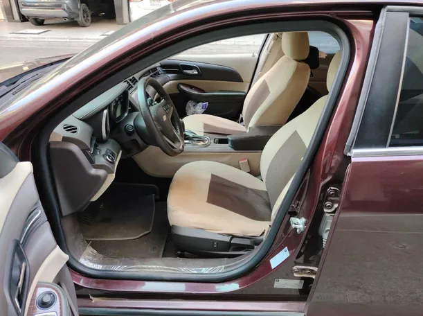 Car image 13