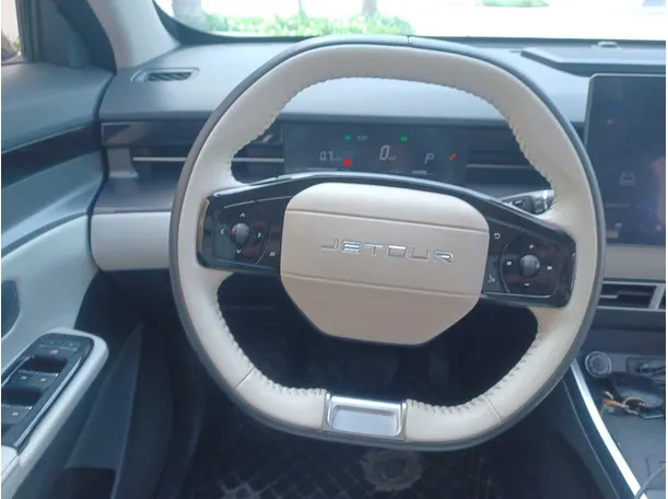 Car image 16