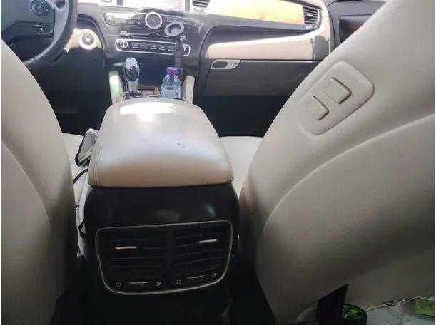 Car image 23