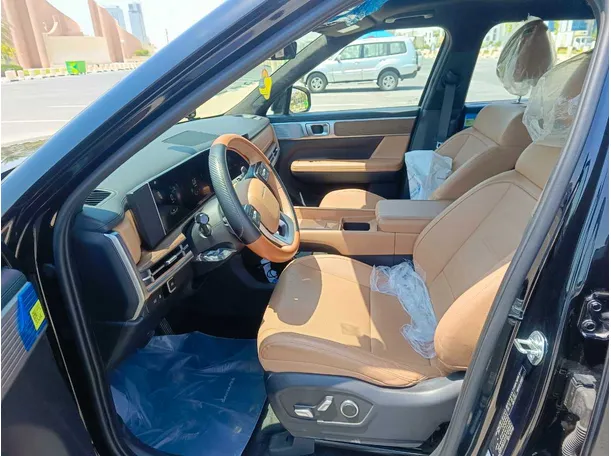 Car image 15