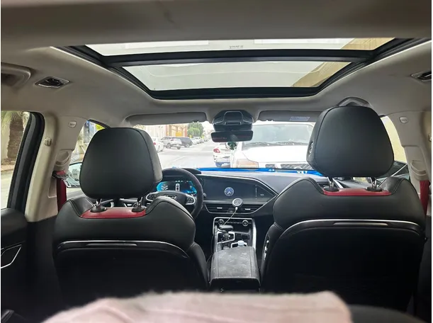 Car image 17