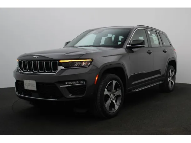 2024 Jeep Grand Cherokee in Dubai