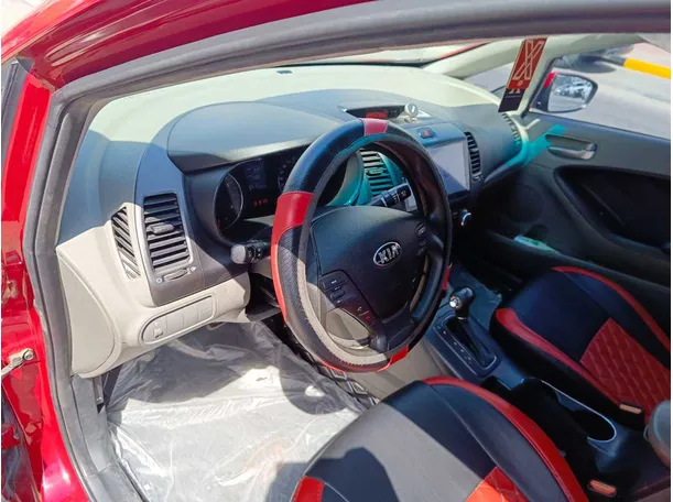 Car image 12