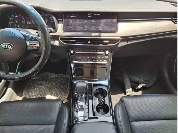 Car image 15