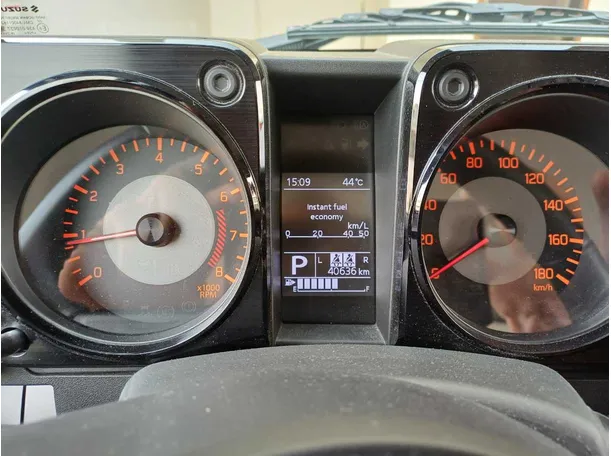 Car image 19