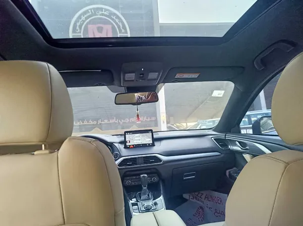 Car image 18