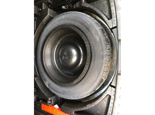 Car image 23