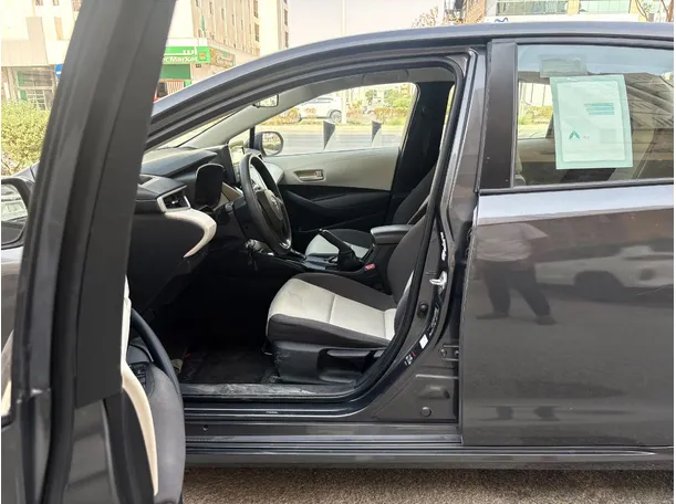 Car image 11