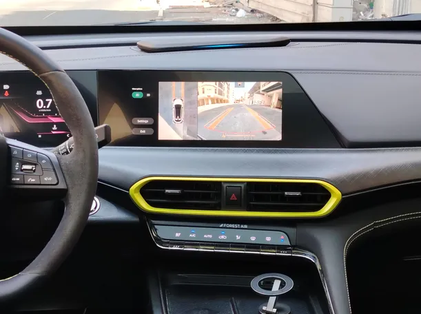 Car image 26
