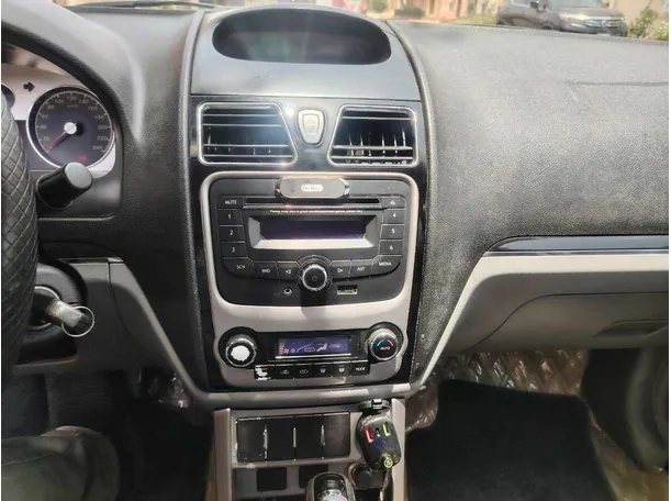 Car image 26