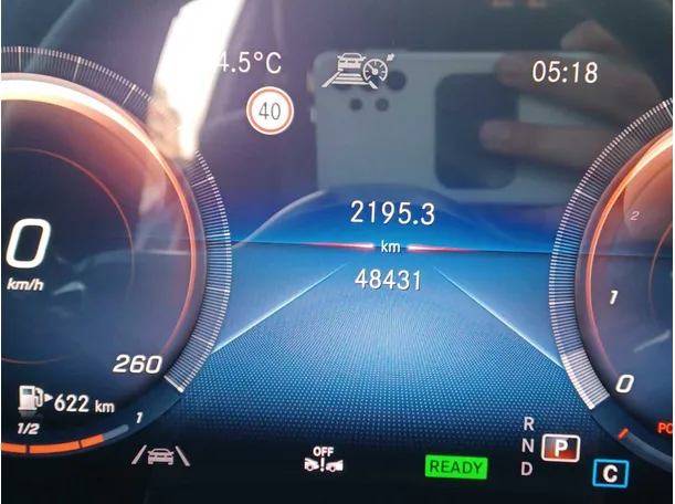 Car image 18