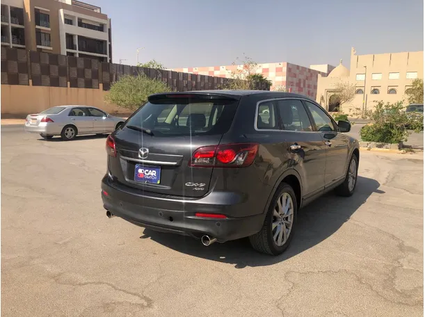 Car image 5