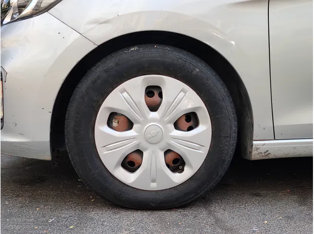 Car image 10