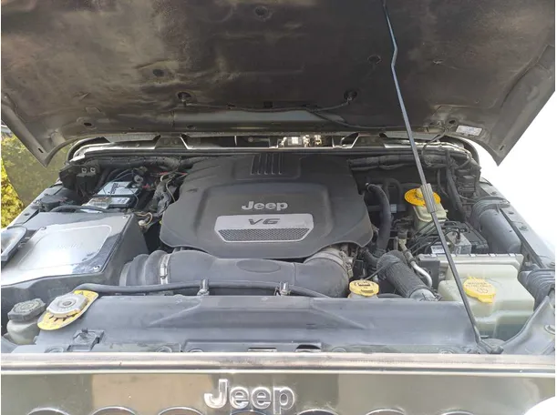 Car image 23