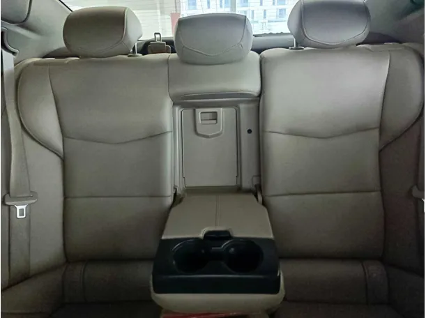Car image 20