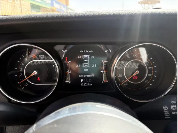 Car image 23