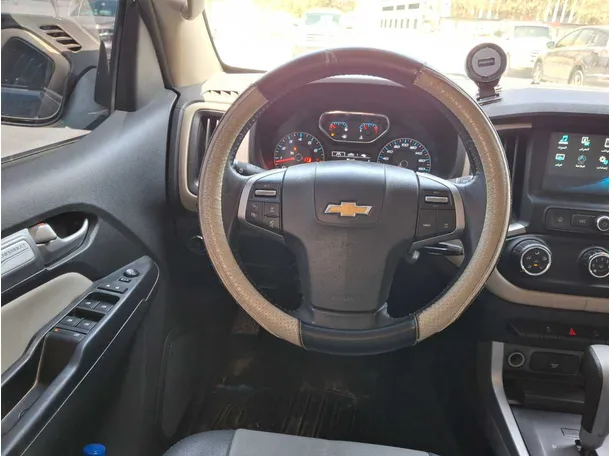Car image 17