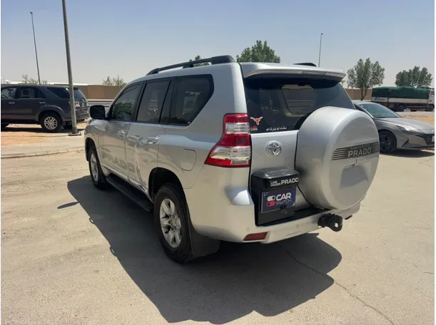 Car image 7