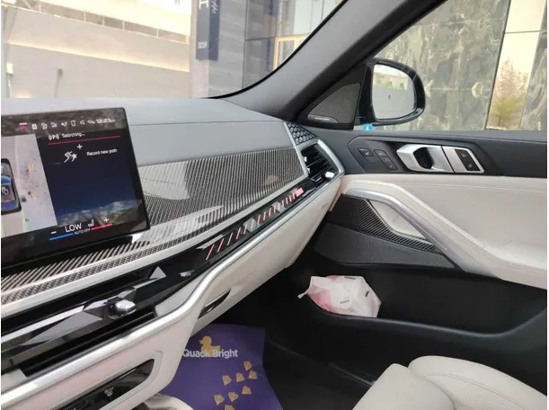 Car image 28