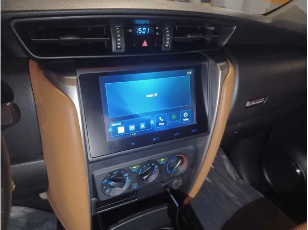 Car image 18