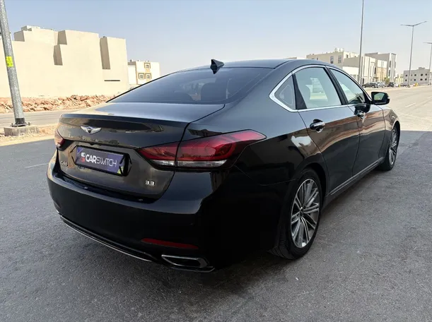 Car image 5