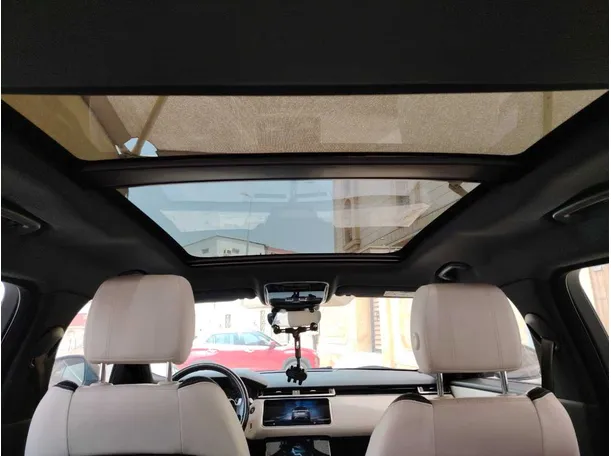 Car image 27