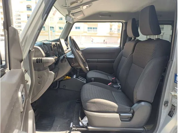 Car image 12