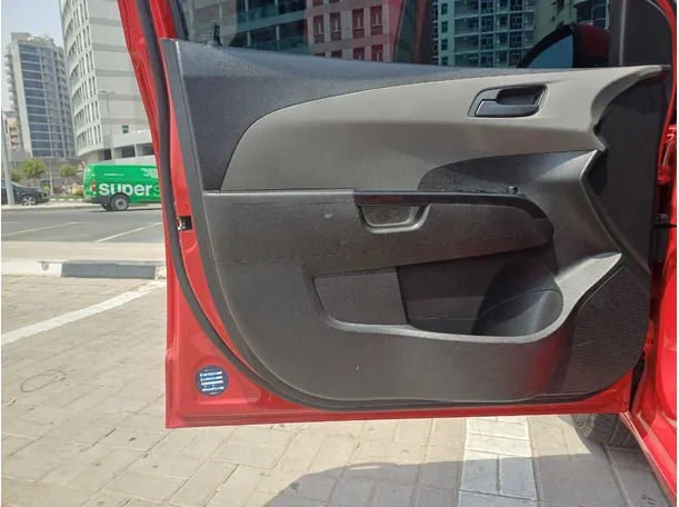 Car image 10