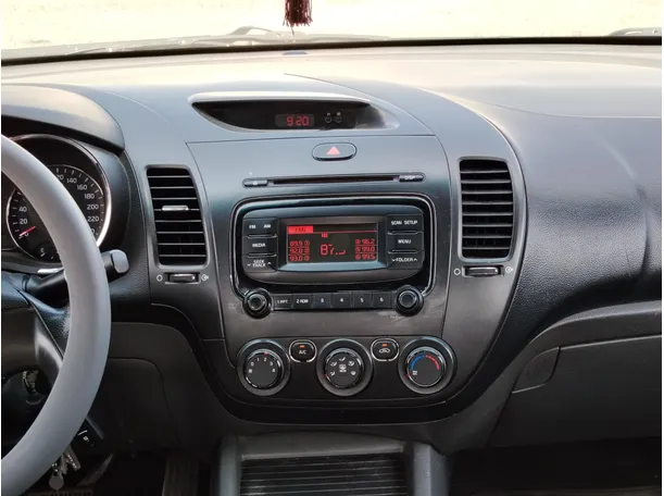 Car image 18