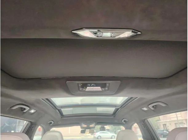 Car image 33