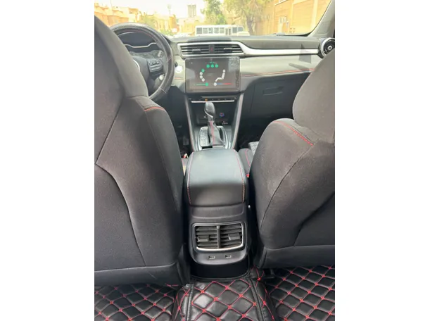 Car image 20