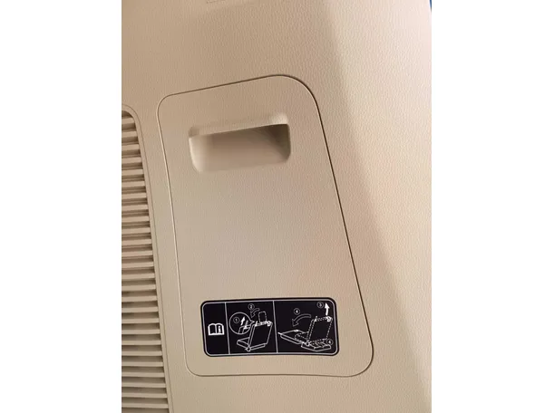 Car image 38