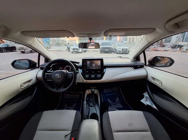 Car image 14