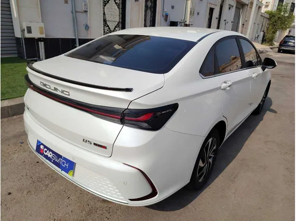 Car image 5