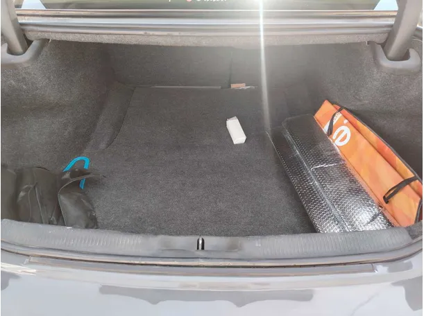 Car image 24