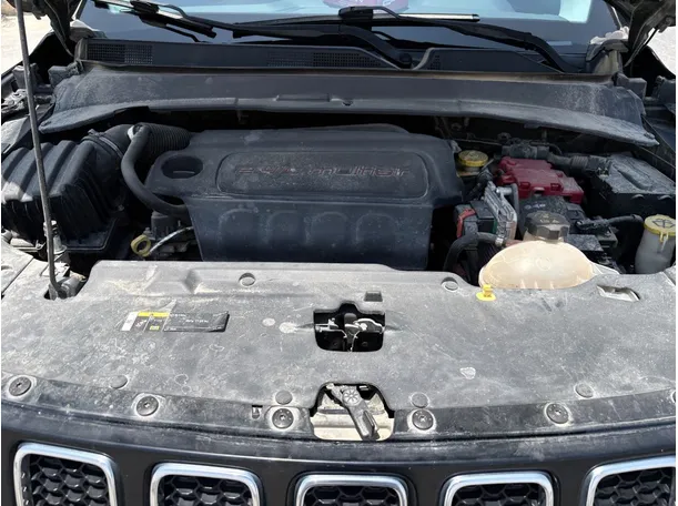 Car image 30